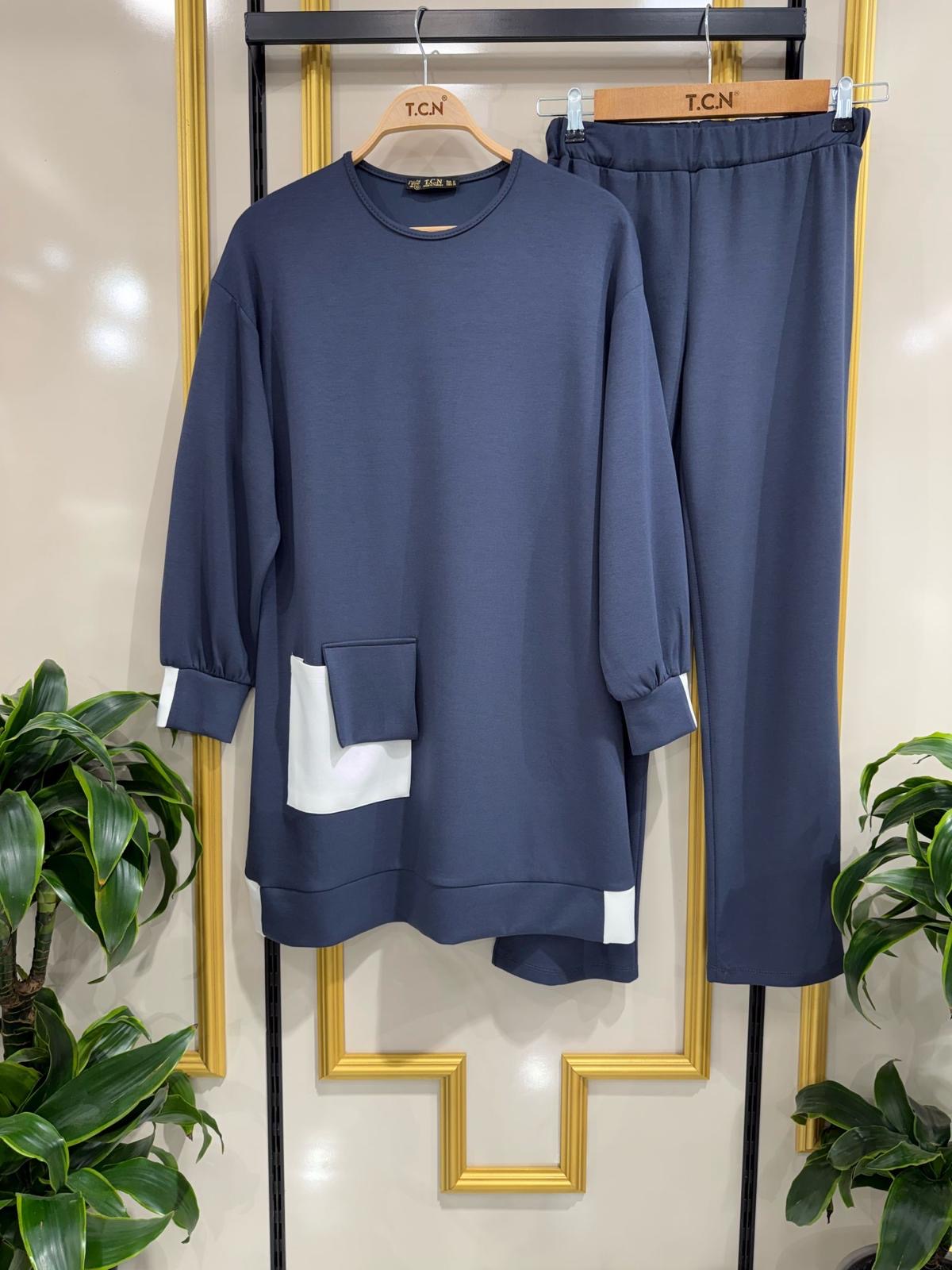 Chic Two-Piece Lounge Set – Comfortable & Stylish