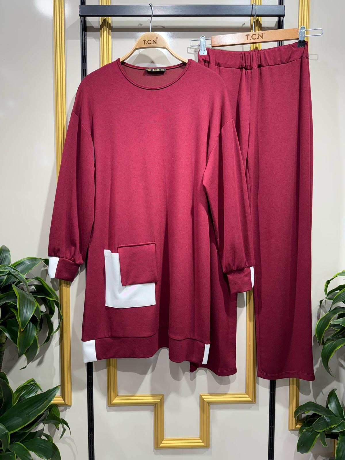 Chic Two-Piece Lounge Set – Comfortable & Stylish