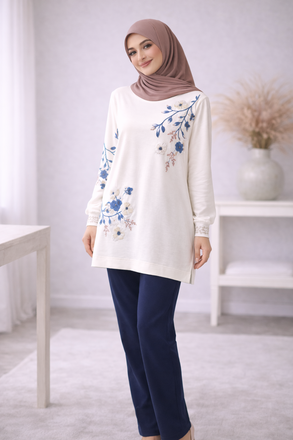 Women’s Embellished Floral Lounge Set